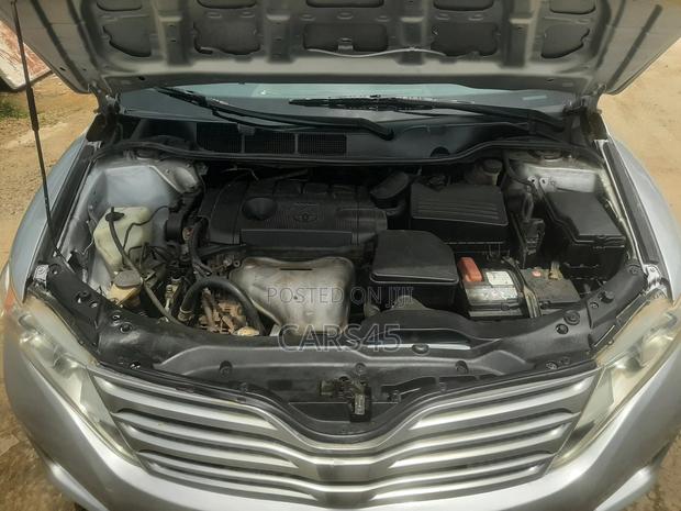 Toyota Venza 2010 Silver