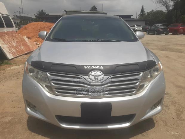 Toyota Venza 2010 Silver