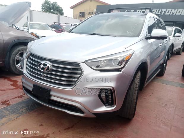 Hyundai Santa Fe 2017 Silver