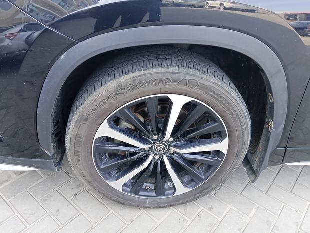 Toyota Highlander 2022 Black