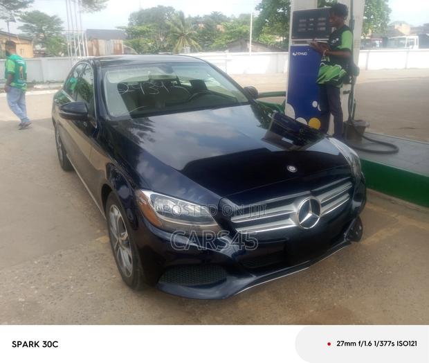 Mercedes-Benz C300 2016 Blue
