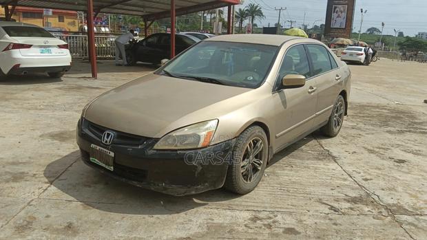 Honda Accord 2003 Gold