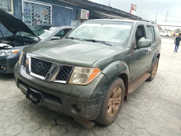 Nissan Pathfinder 2006 Green