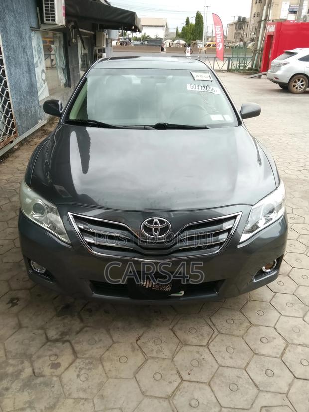 Toyota Camry 2011 Gray