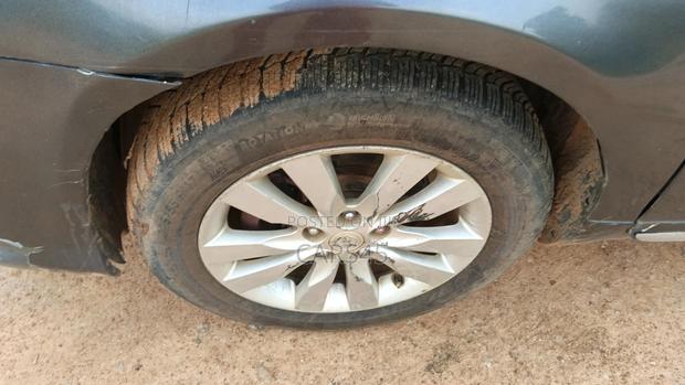 Toyota Avalon 2011 Gray