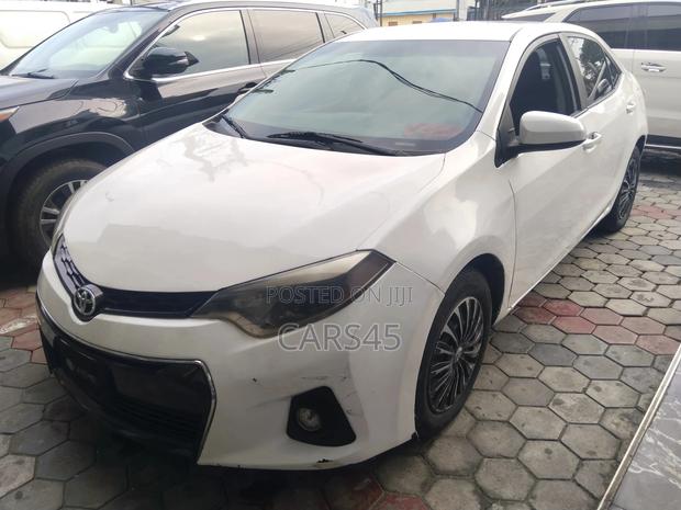 Toyota Corolla 2016 White