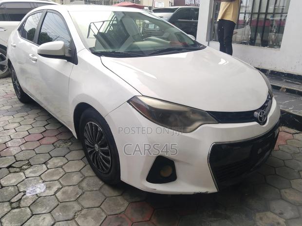 Toyota Corolla 2016 White