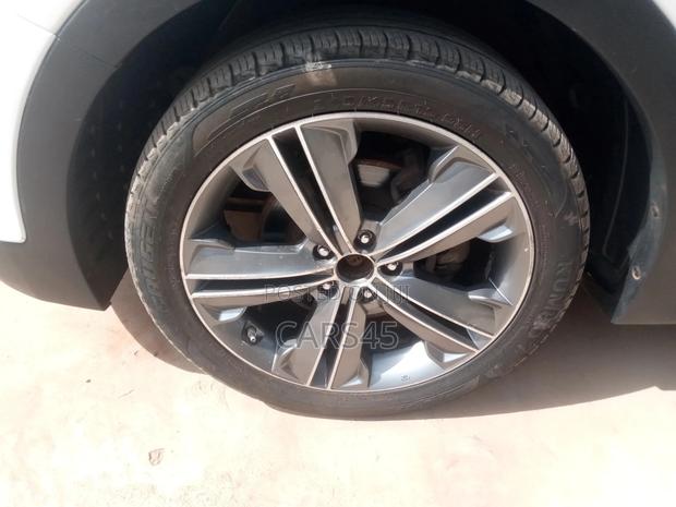 Hyundai Santa Fe 2015 White