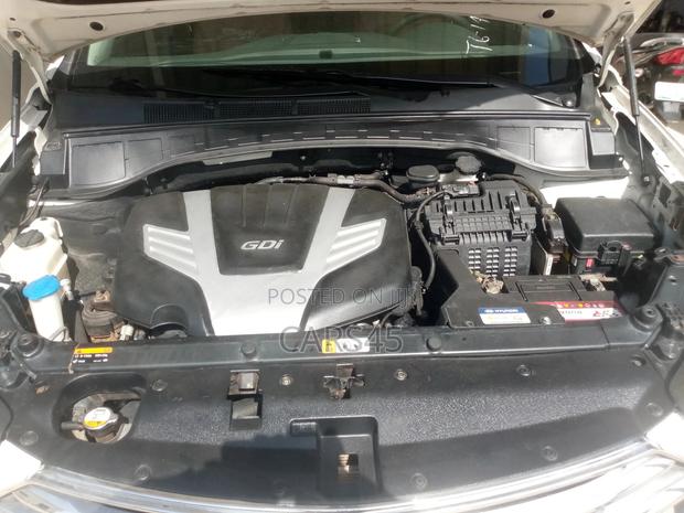 Hyundai Santa Fe 2015 White