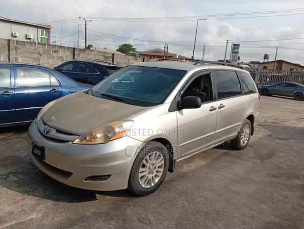 Toyota Sienna CE AWD 2008 Silver