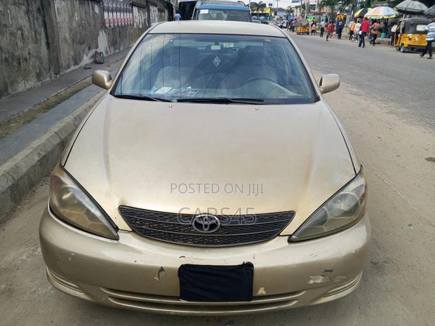 Toyota Camry 2003 Gold