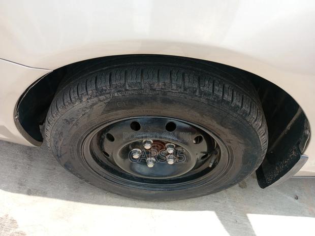 Toyota Camry 2005 Gold
