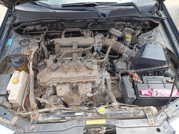 Nissan Sunny 2010 Gray