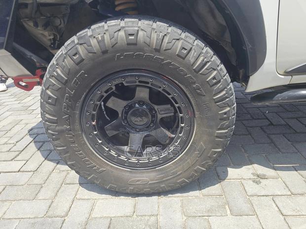 Toyota Hilux 2019 White