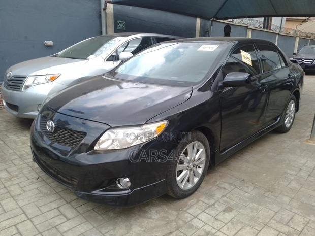 Toyota Corolla 2010 Black