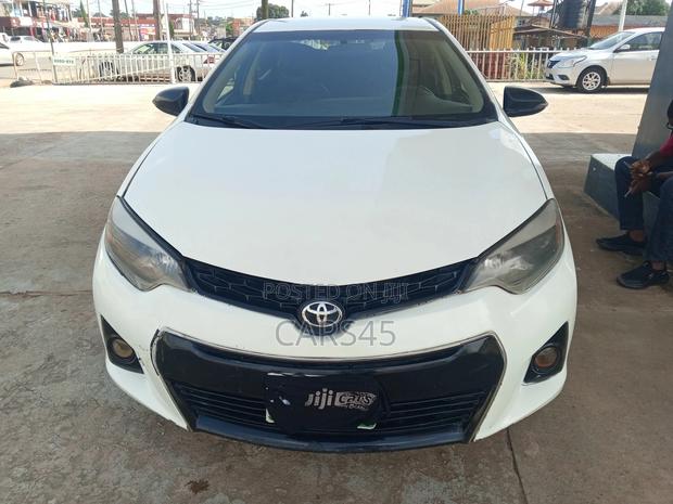 Toyota Corolla 2016 White