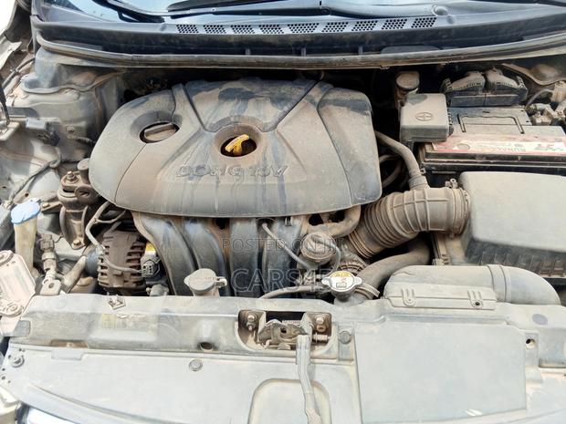 Hyundai Elantra 2013 Brown