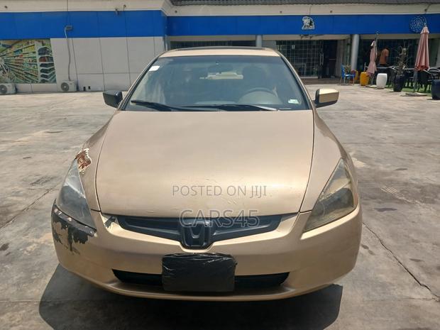 Honda Accord 2004 Gold
