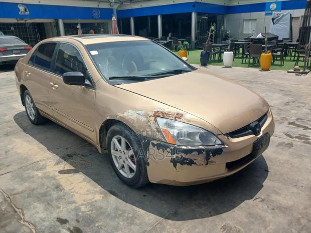 Honda Accord 2004 Gold