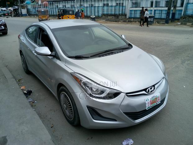 Hyundai Elantra 2016 Silver
