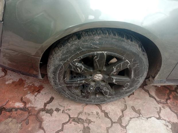 Volkswagen Passat 2006 Green