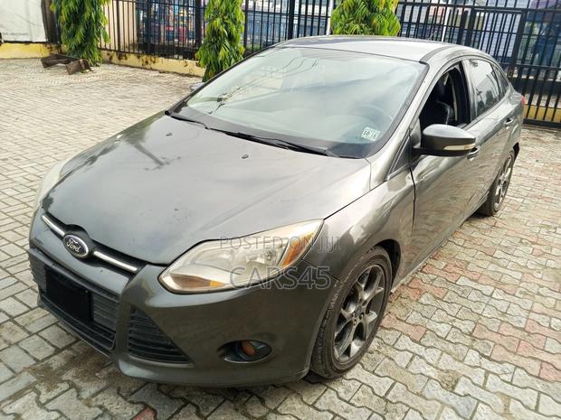 Ford Focus 2014 Gray