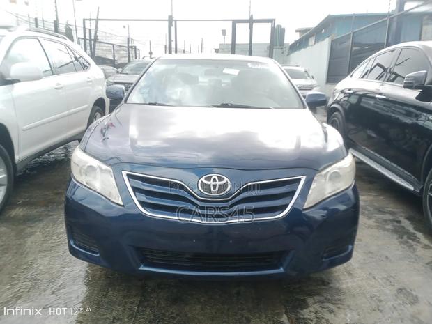 Toyota Camry 2010 Blue