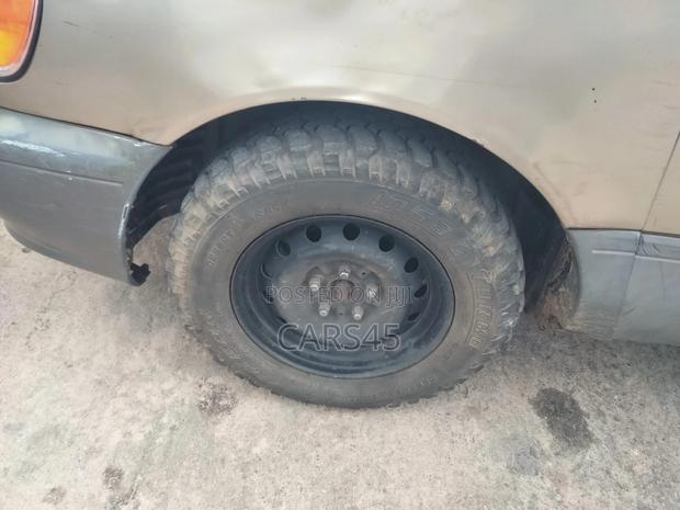 Toyota Sienna 2001 Gold