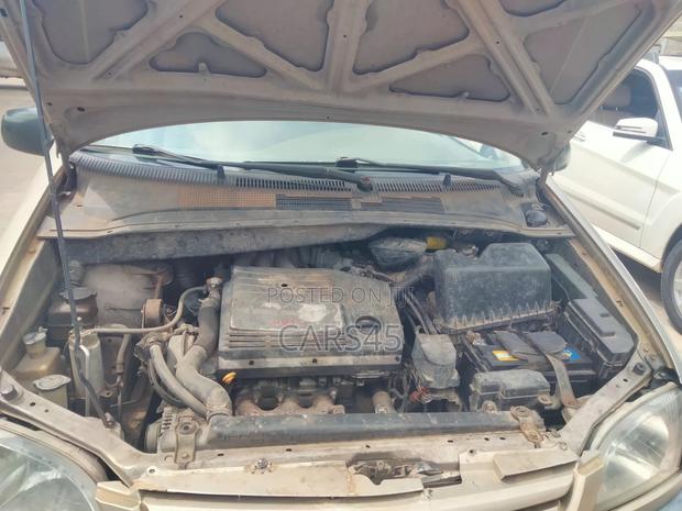 Toyota Sienna 2001 Gold