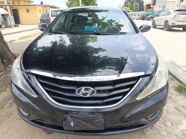 Hyundai Sonata 2011 Black
