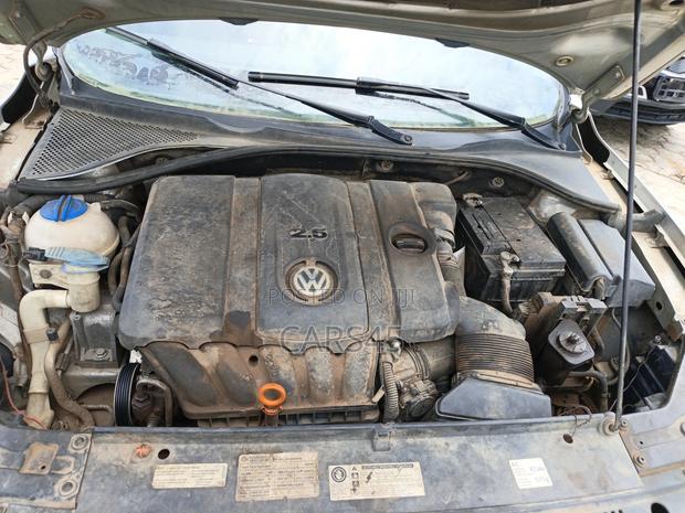 Volkswagen Passat 2012 Silver