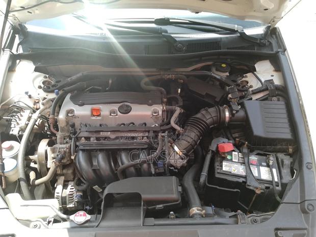 Honda Accord 2010 White