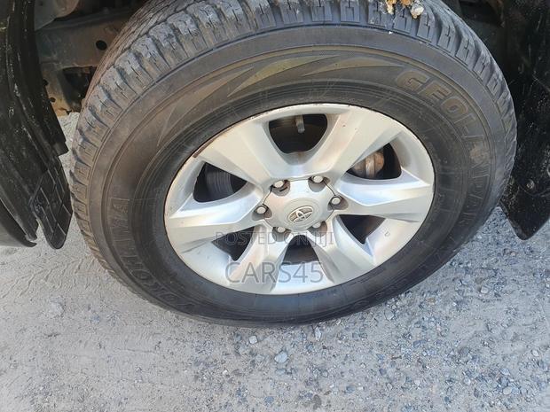 Toyota Land Cruiser Prado 2011 Black