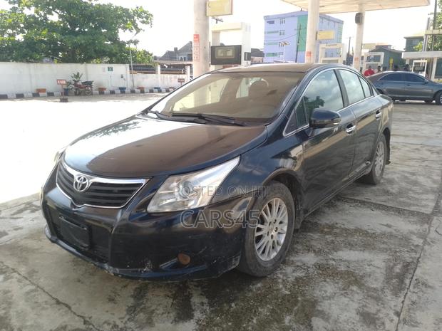 Toyota Avensis 2012 Black