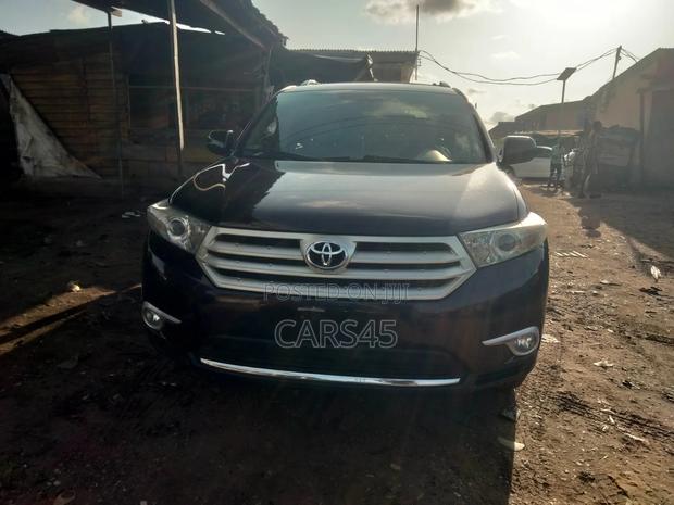Toyota Highlander 2011 Burgandy