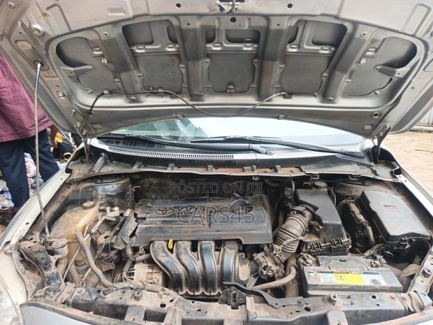 Toyota Corolla 2009 Silver
