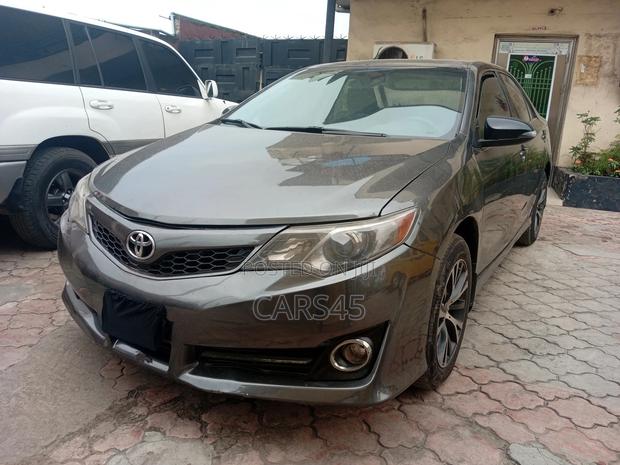 Toyota Camry 2012 Gray