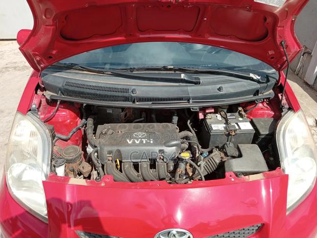 Toyota Yaris 2010 Red