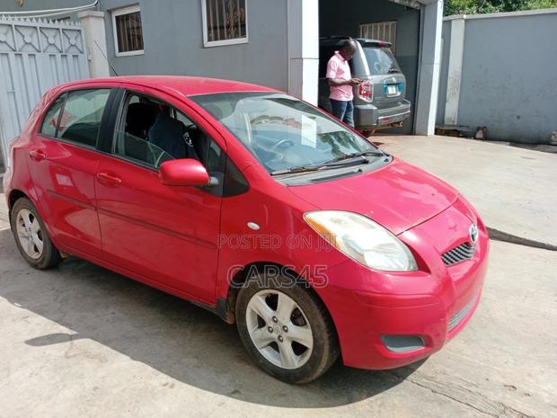 Toyota Yaris 2010 Red