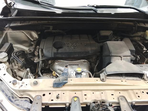 Toyota Highlander LE 4dr SUV (2.7L 4cyl 6A) 2015 Gold