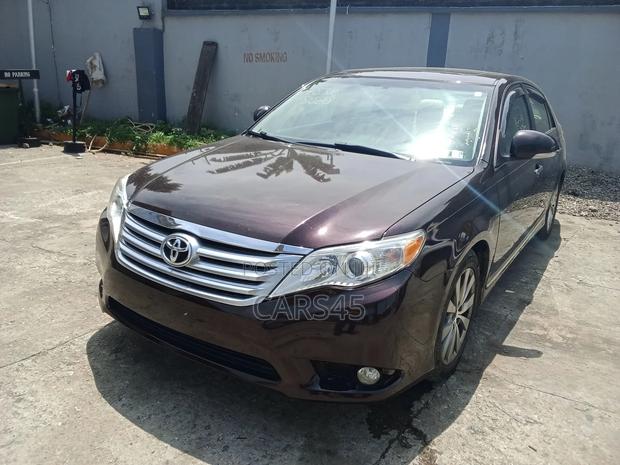 Toyota Avalon 2011 Purple