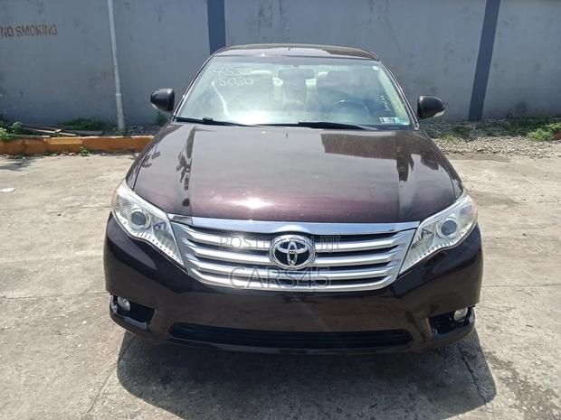 Toyota Avalon 2011 Purple