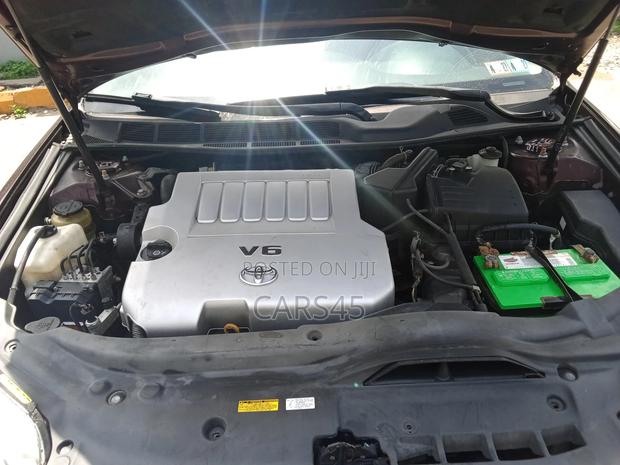 Toyota Avalon 2011 Purple