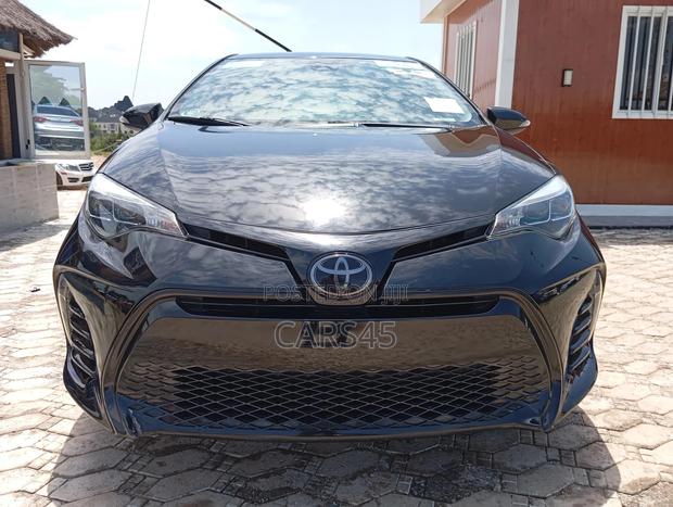 Toyota Corolla 2018 Black