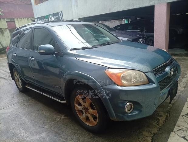 Toyota RAV4 2010 Blue