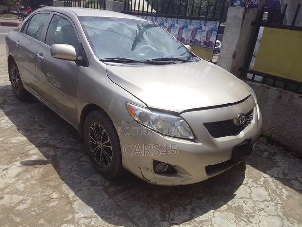 Toyota Corolla 2010 Beige