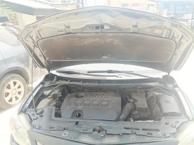 Toyota Corolla 2012 Gray