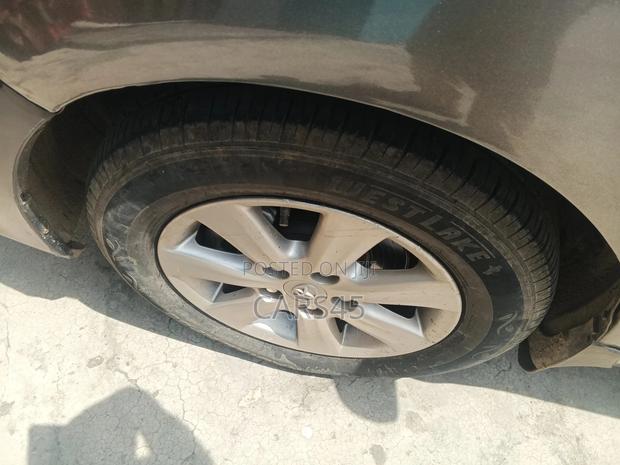 Toyota Corolla 2012 Gray