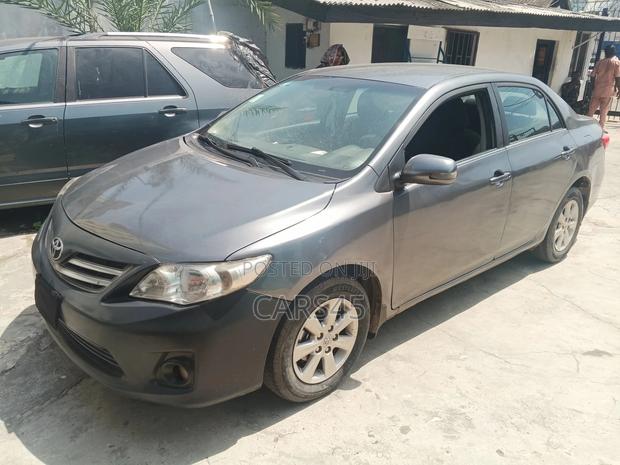 Toyota Corolla 2012 Gray