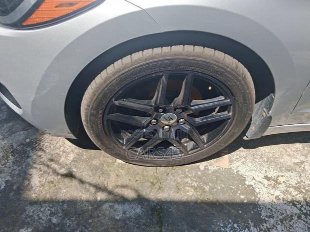 Hyundai Elantra 2017 Silver